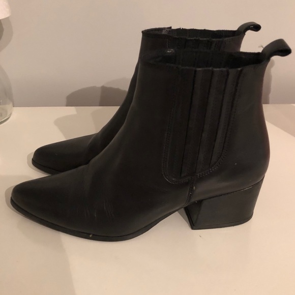 LITTLE BURGUNDY Booties - Picture 4 of 7